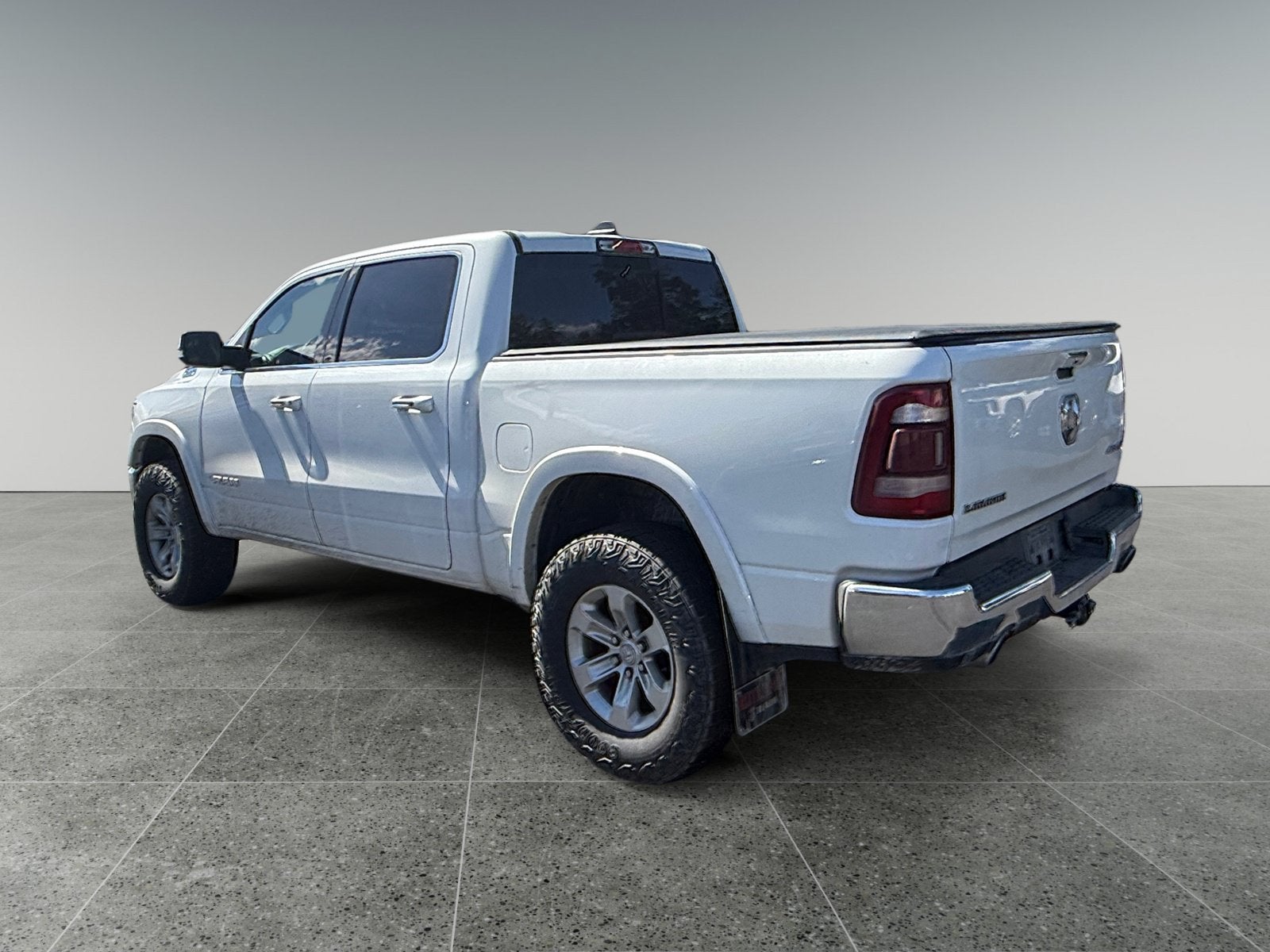 2022 RAM 1500 Laramie Crew Cab 4x4 5'7" Box