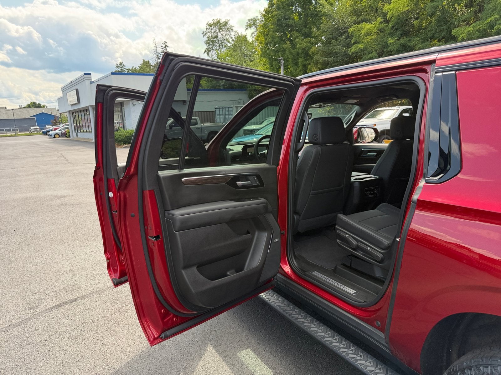 2025 Chevrolet Suburban Z71