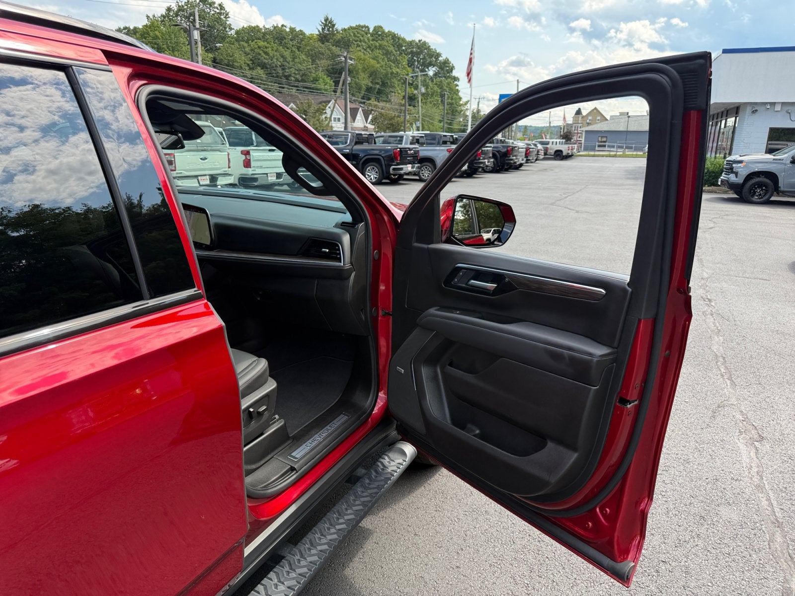 2025 Chevrolet Suburban Z71