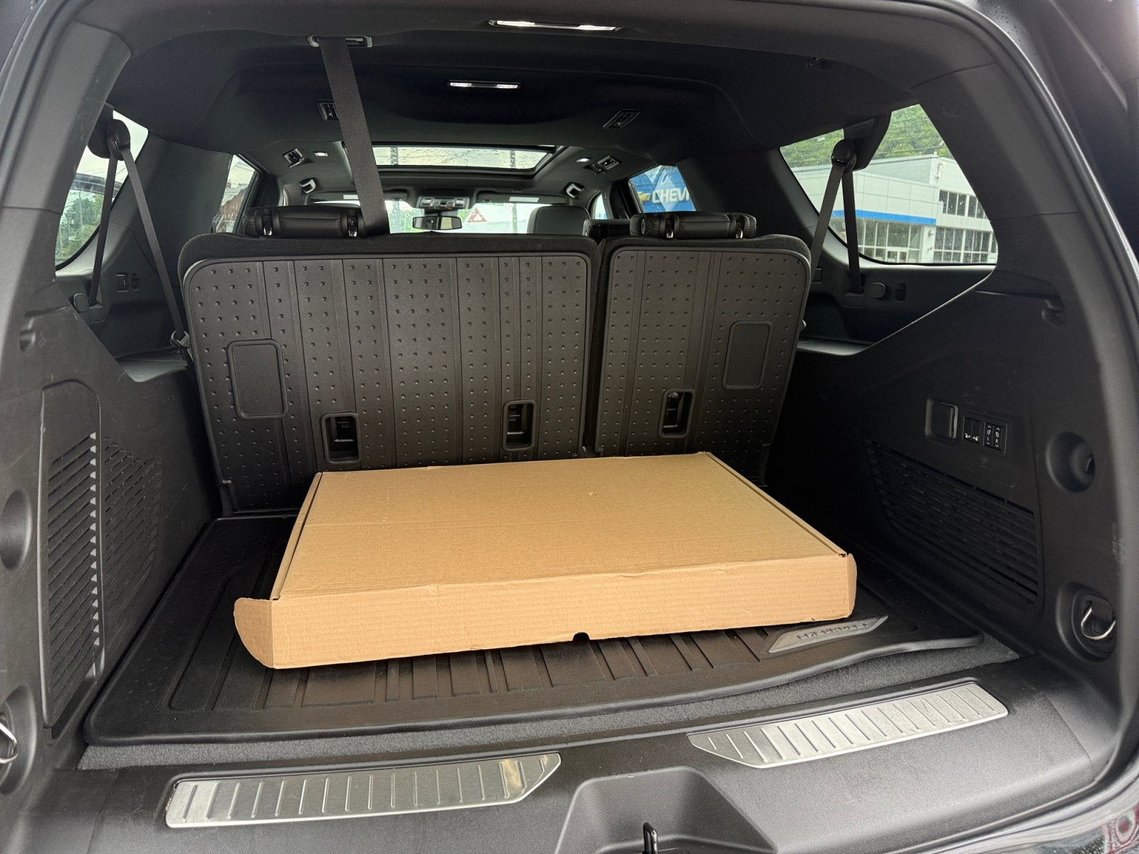 2024 Chevrolet Suburban RST