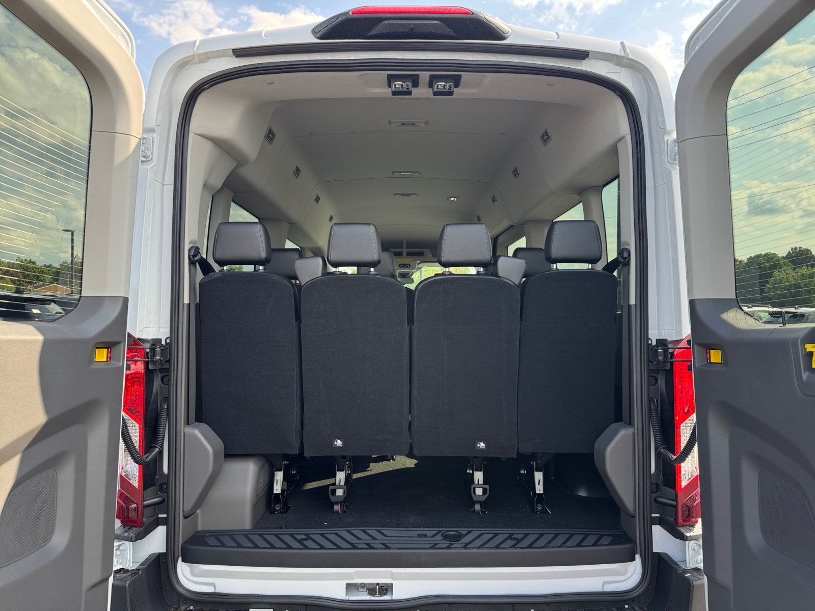 2026 Ford Transit Passenger Wagon XL