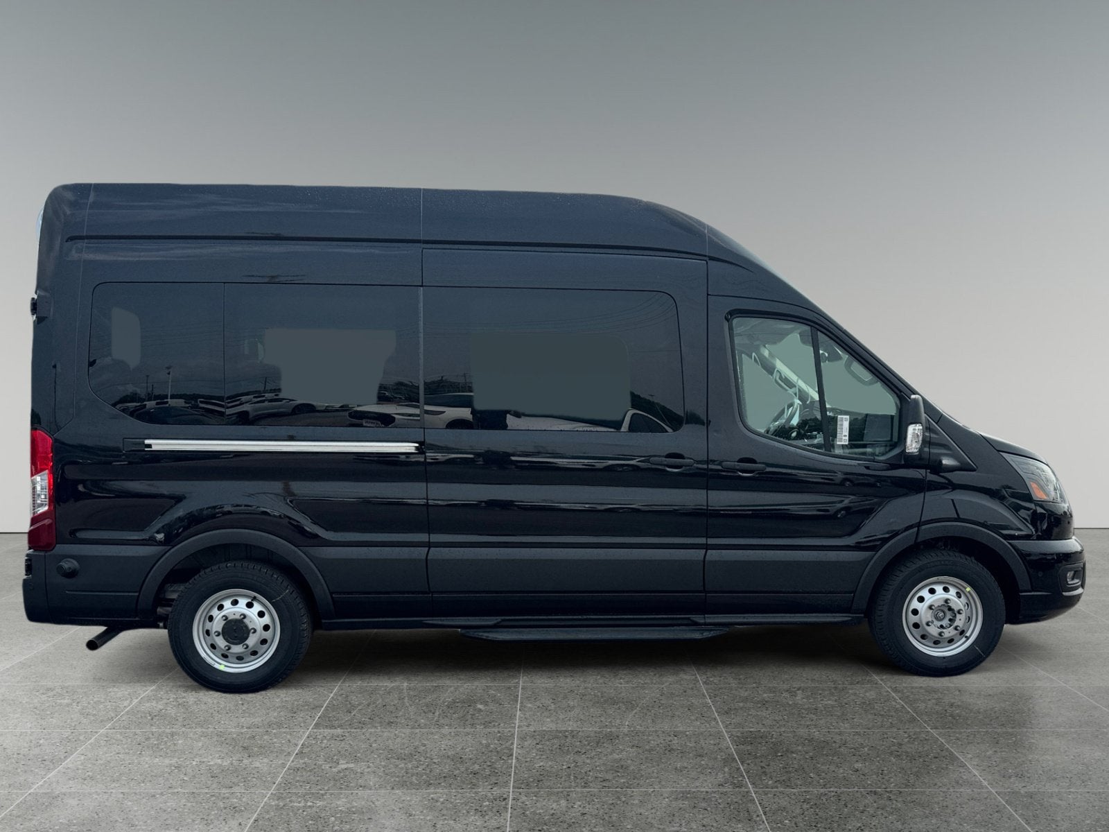 2026 Ford Transit Passenger Wagon XLT