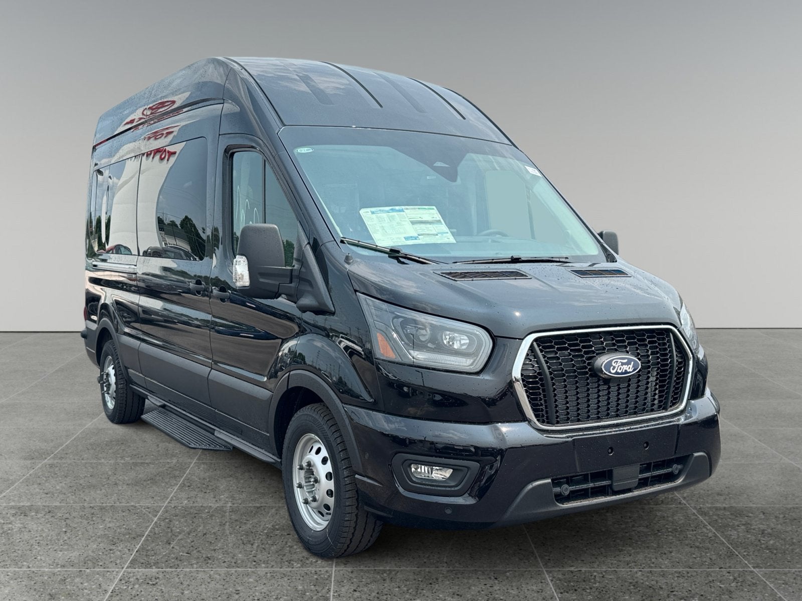2026 Ford Transit Passenger Wagon XLT