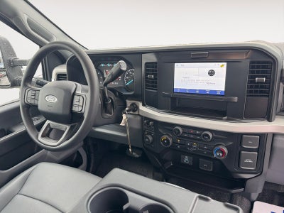 2025 Ford Super Duty F-350 DRW F-350® XL