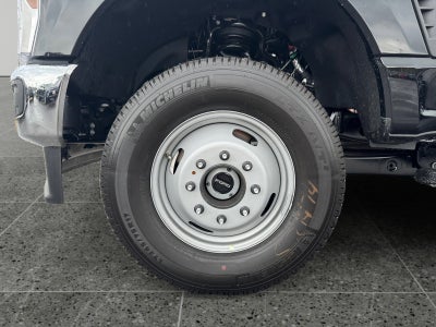 2025 Ford Super Duty F-350 DRW F-350® XL