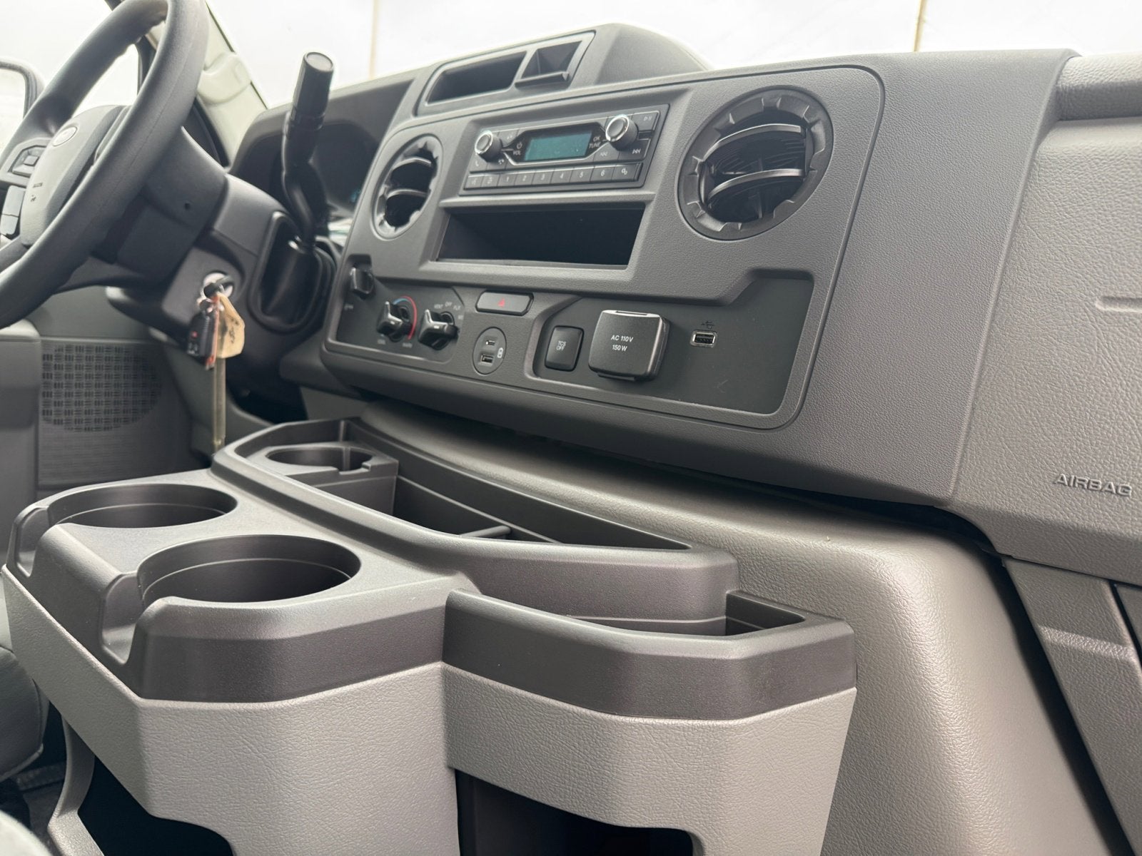 2025 Ford E-Series Cutaway E-450 DRW