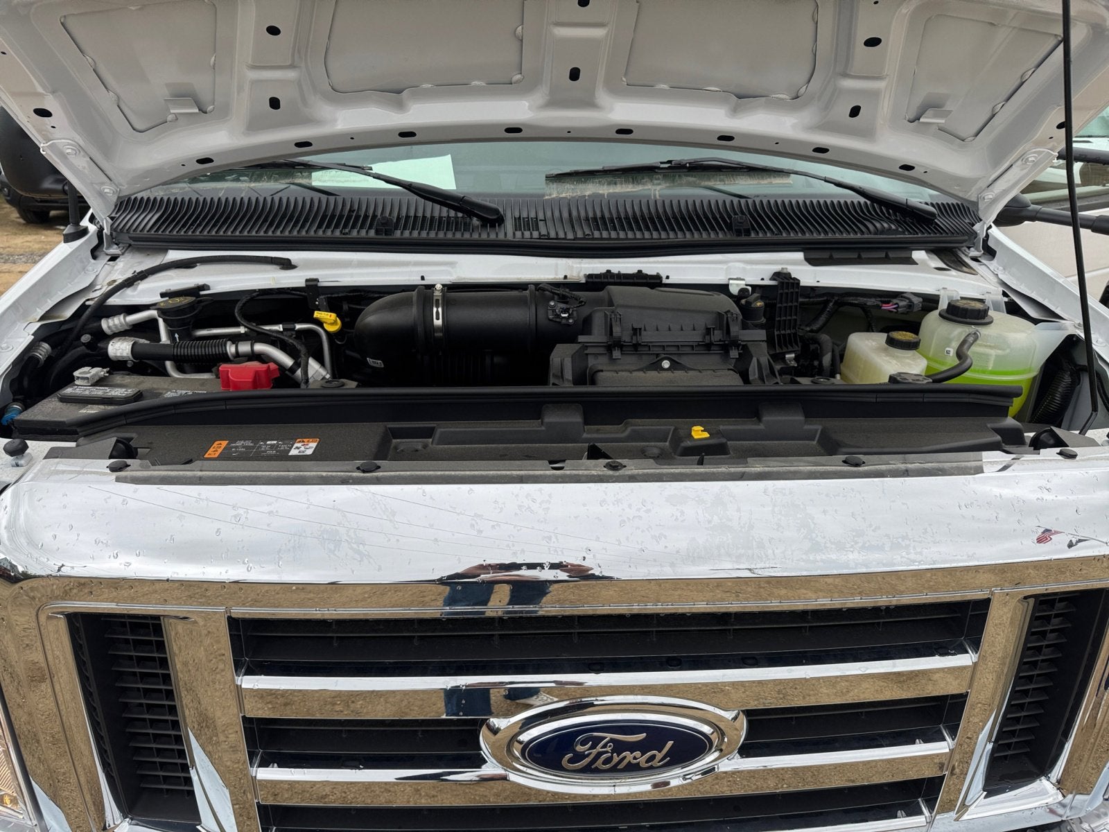 2025 Ford E-Series Cutaway E-450 DRW