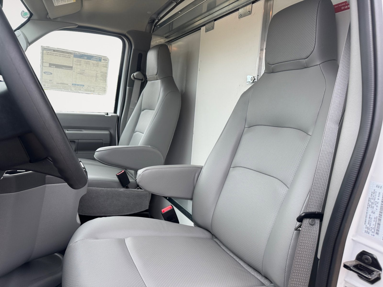 2025 Ford E-Series Cutaway E-450 DRW