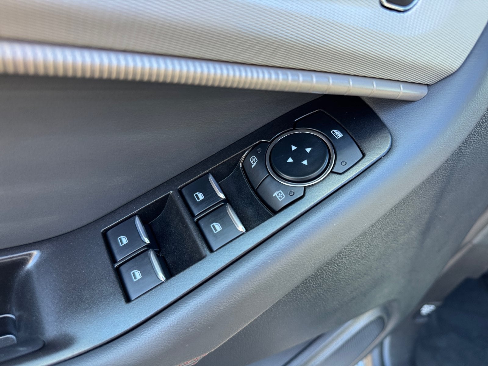 2026 Ford Explorer Active with 200A Pkg