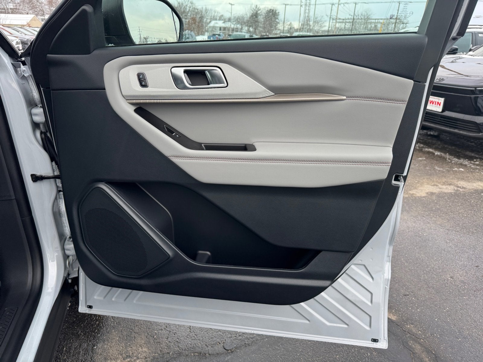 2026 Ford Explorer Active with 200A Pkg