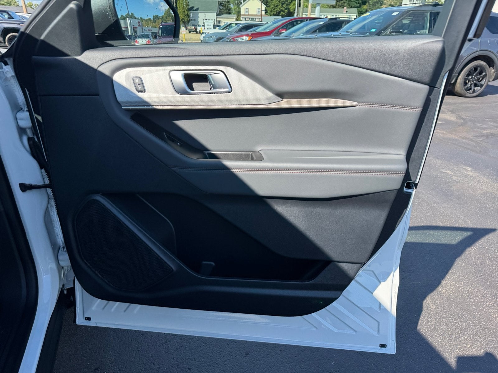 2027 Ford Explorer Active with 200A Pkg