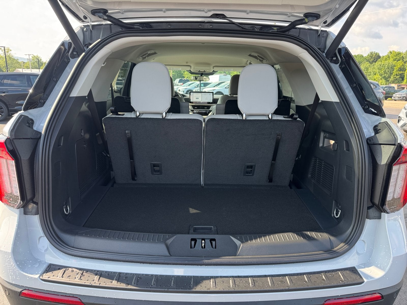 2026 Ford Explorer Active with 200A Pkg