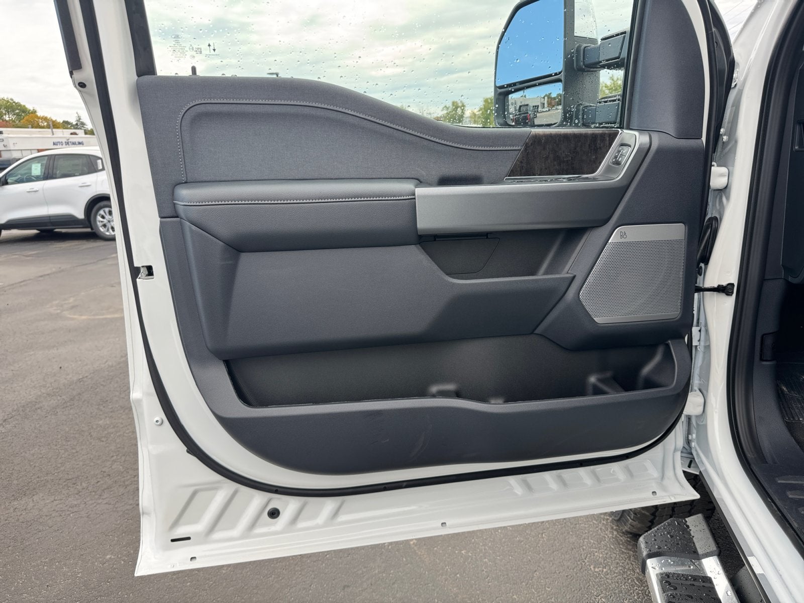 2027 Ford Super Duty F-250 SRW F-250® Lariat®