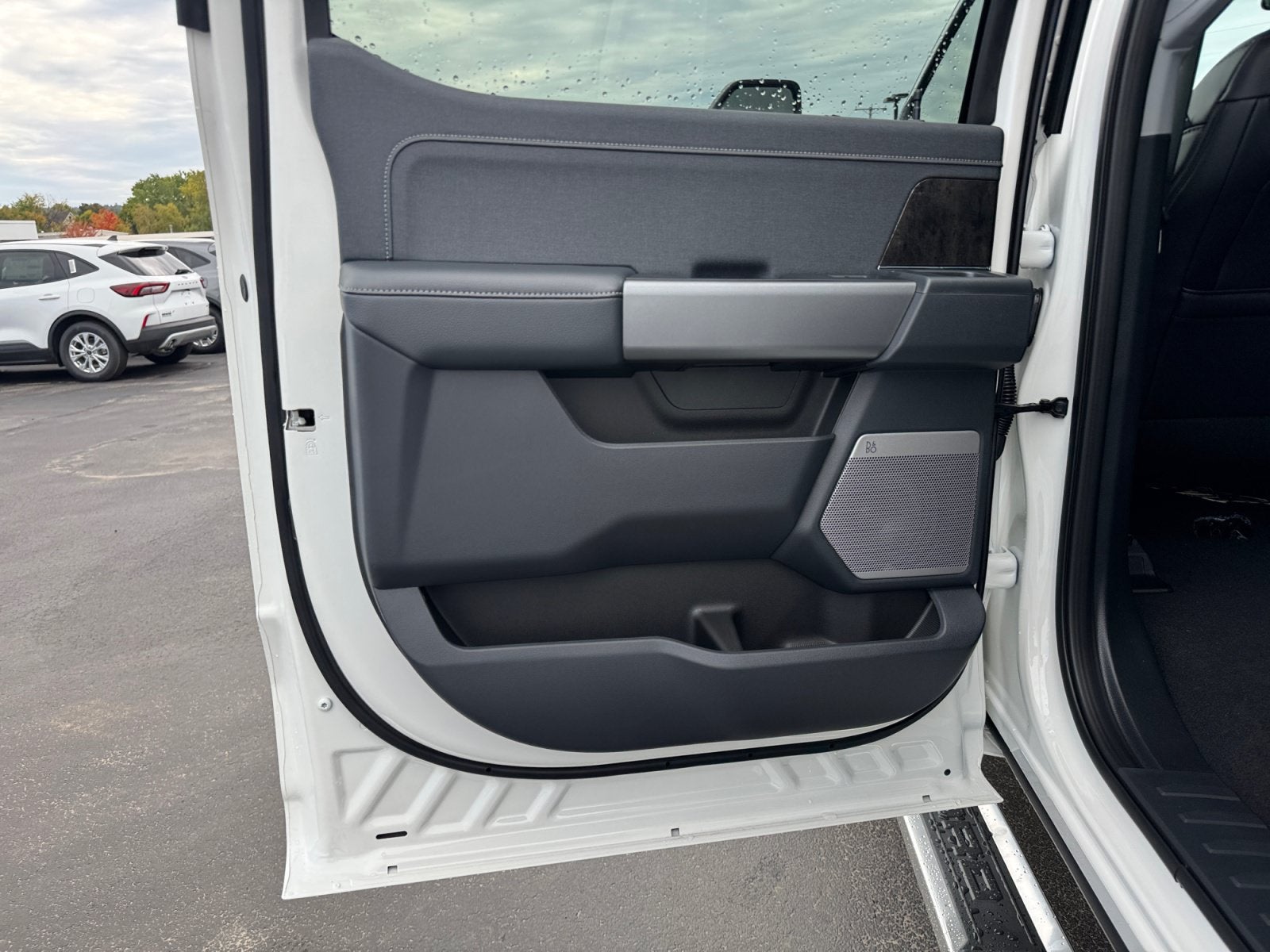 2027 Ford Super Duty F-250 SRW F-250® Lariat®
