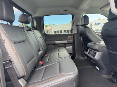 2027 Ford Super Duty F-250 SRW F-250® Lariat®
