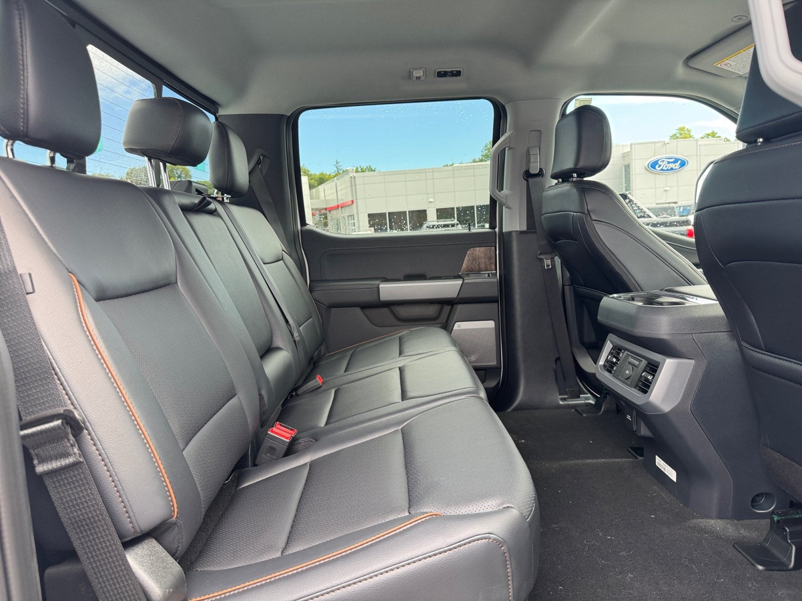2027 Ford Super Duty F-250 SRW F-250® Lariat®