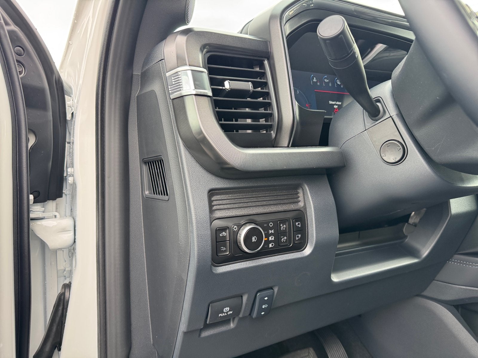 2027 Ford Super Duty F-350 SRW Platinum