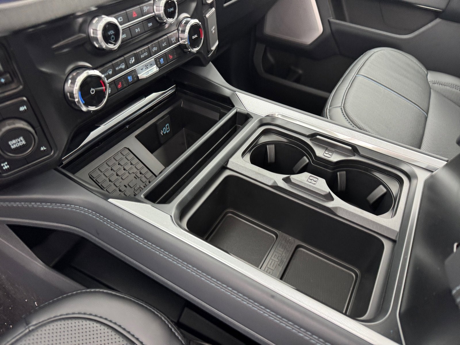 2026 Ford Super Duty F-350 SRW Platinum