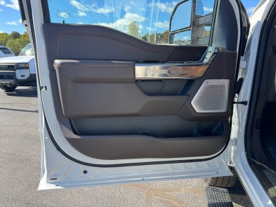 2027 Ford Super Duty F-350 SRW F-350® King Ranch®