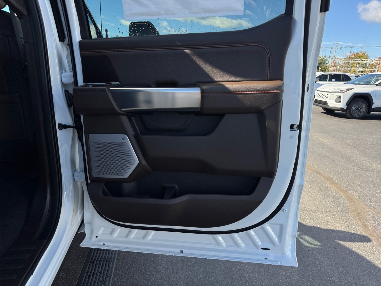 2027 Ford Super Duty F-350 SRW F-350® King Ranch®
