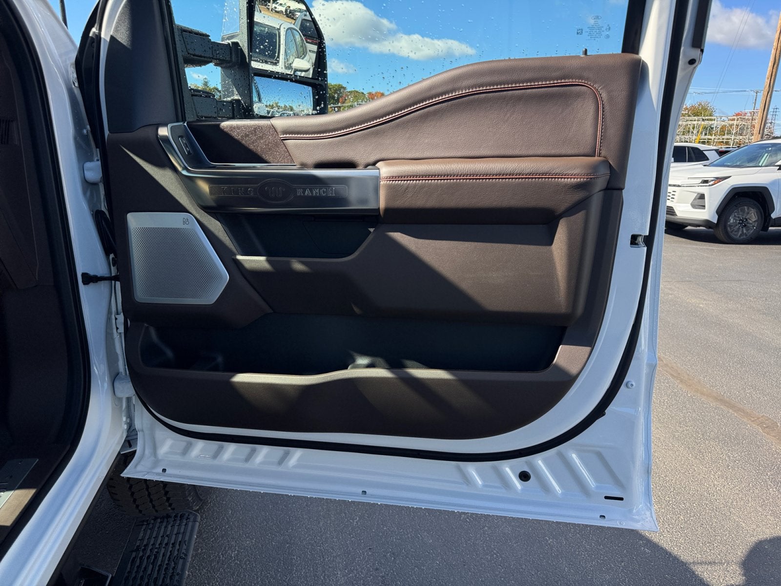 2027 Ford Super Duty F-350 SRW F-350® King Ranch®