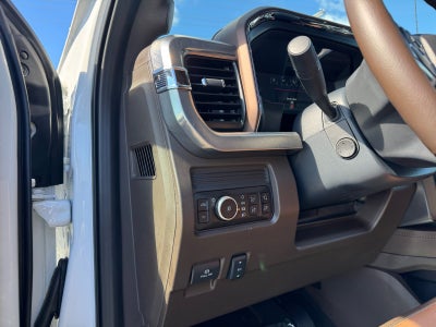 2027 Ford Super Duty F-350 SRW F-350® King Ranch®