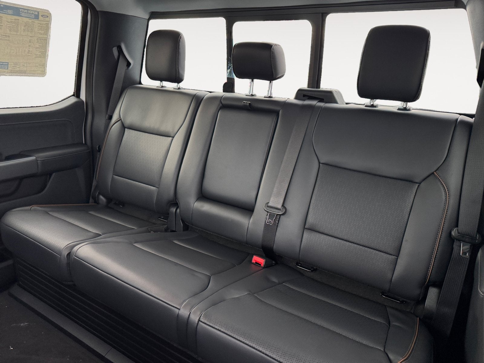 2027 Ford Super Duty F-350 DRW LARIAT