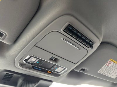 2027 Ford Super Duty F-350 DRW LARIAT