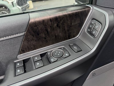 2027 Ford Super Duty F-350 DRW LARIAT