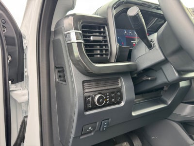 2027 Ford Super Duty F-350 DRW LARIAT