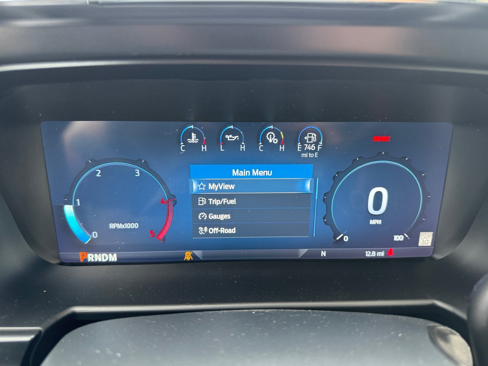 2027 Ford Super Duty F-350 DRW LARIAT