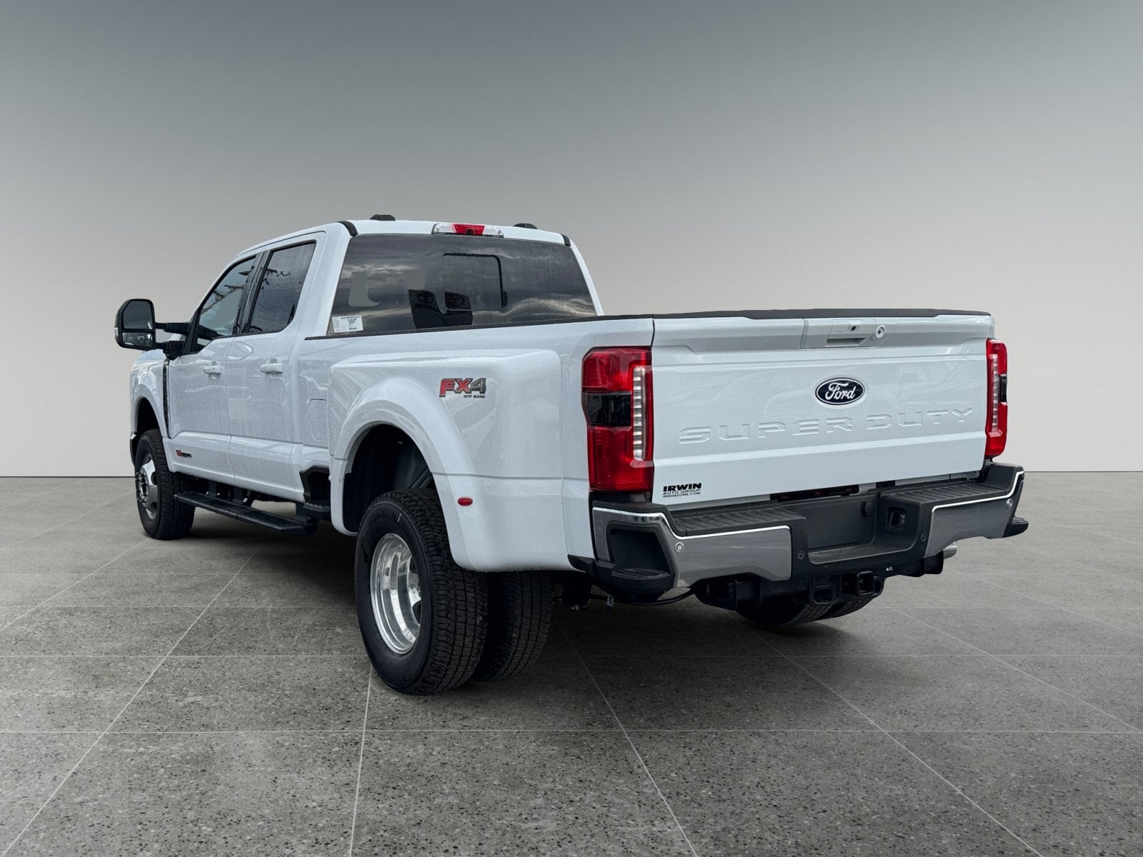 2027 Ford Super Duty F-350 DRW LARIAT