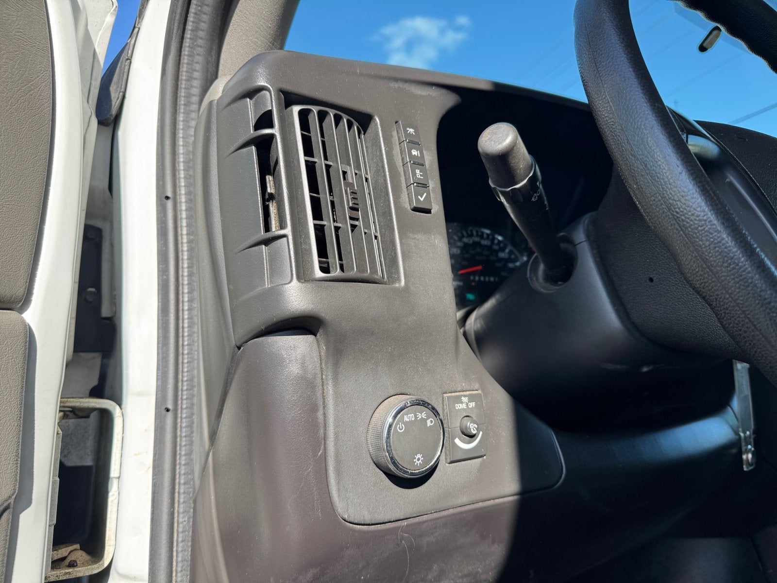 2011 Chevrolet Express Commercial Cutaway Work Van
