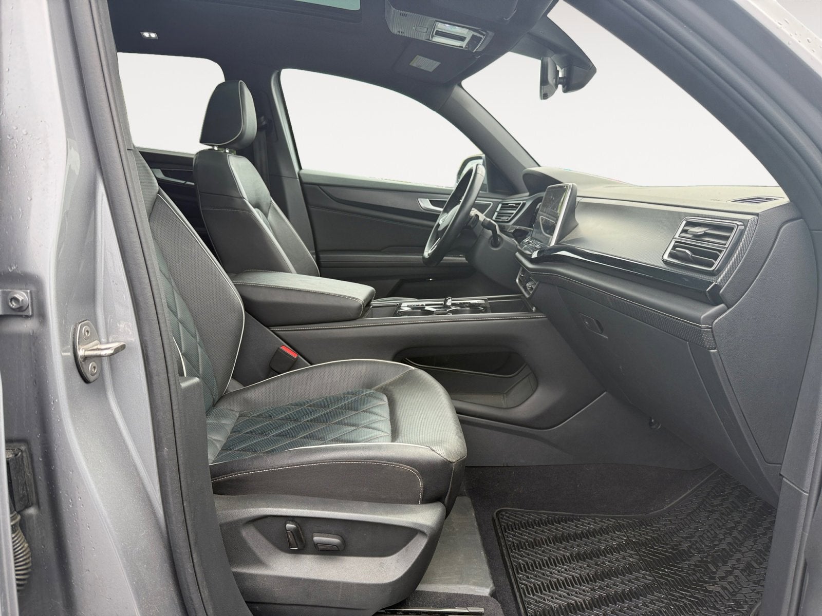 2024 Volkswagen Atlas Cross Sport 2.0T SEL Premium R-Line