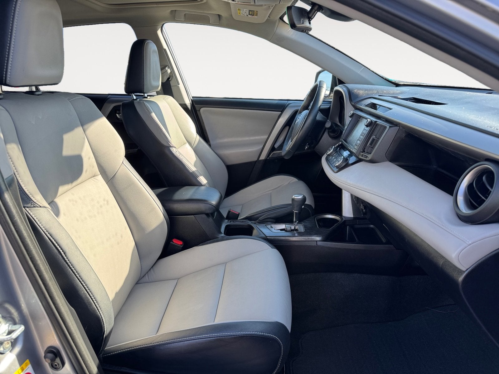 2017 Toyota RAV4 Platinum