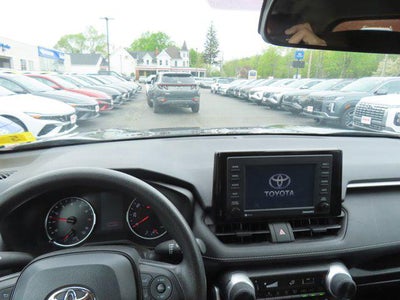 2022 Toyota RAV4 LE