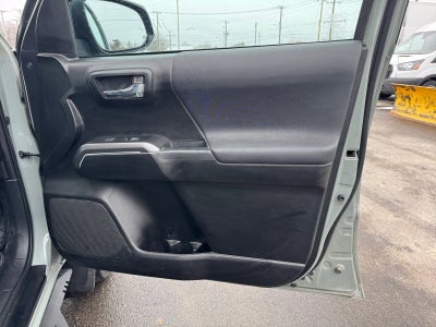 2022 Toyota Tacoma 4WD TRD Off Road