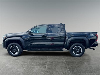 2025 Toyota Tacoma 4WD SR5