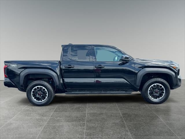 2025 Toyota Tacoma 4WD SR5