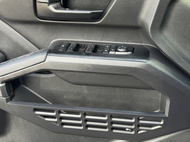 2025 Toyota Tacoma 4WD SR5