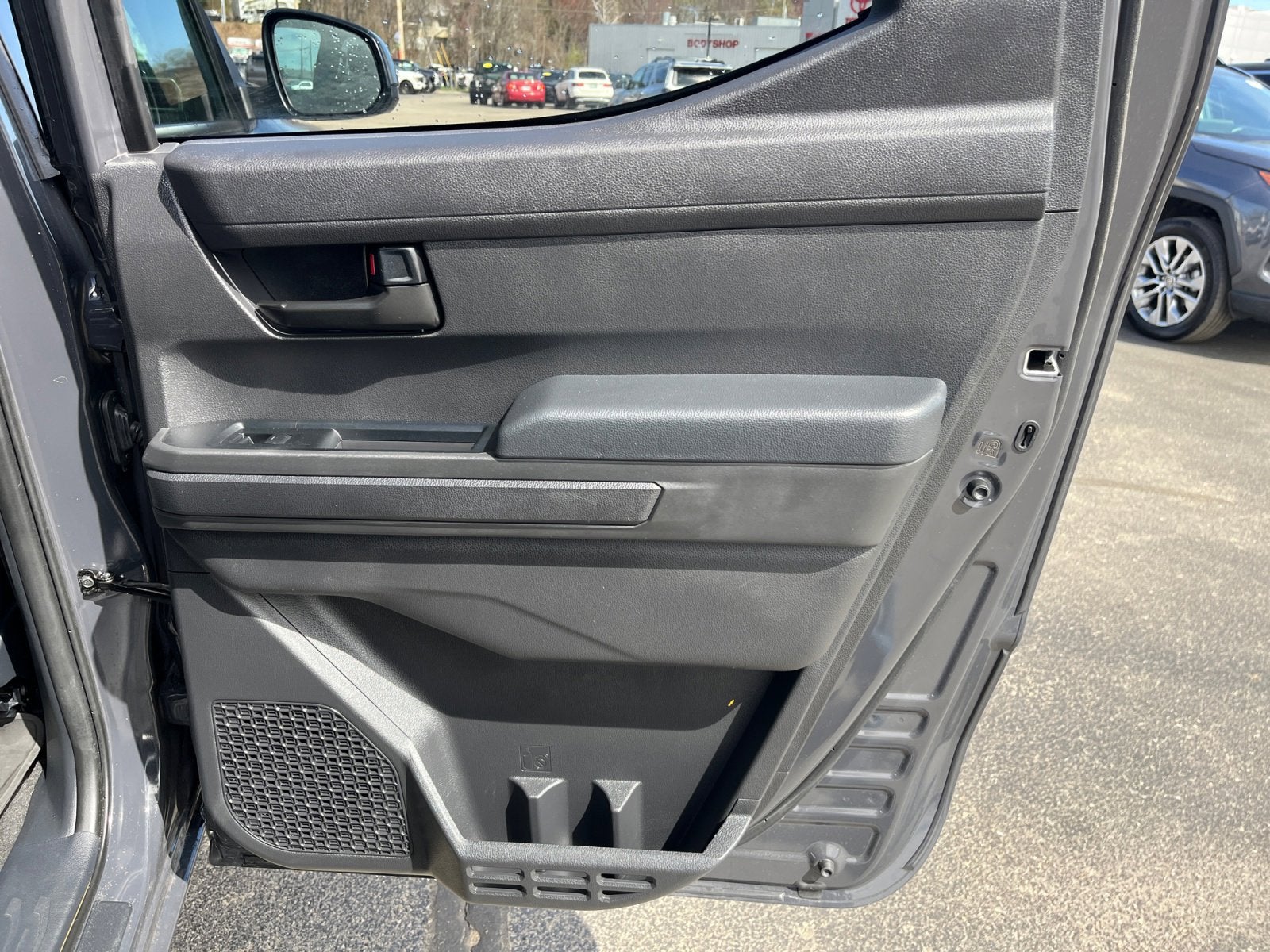 2025 Toyota Tacoma 4WD SR5