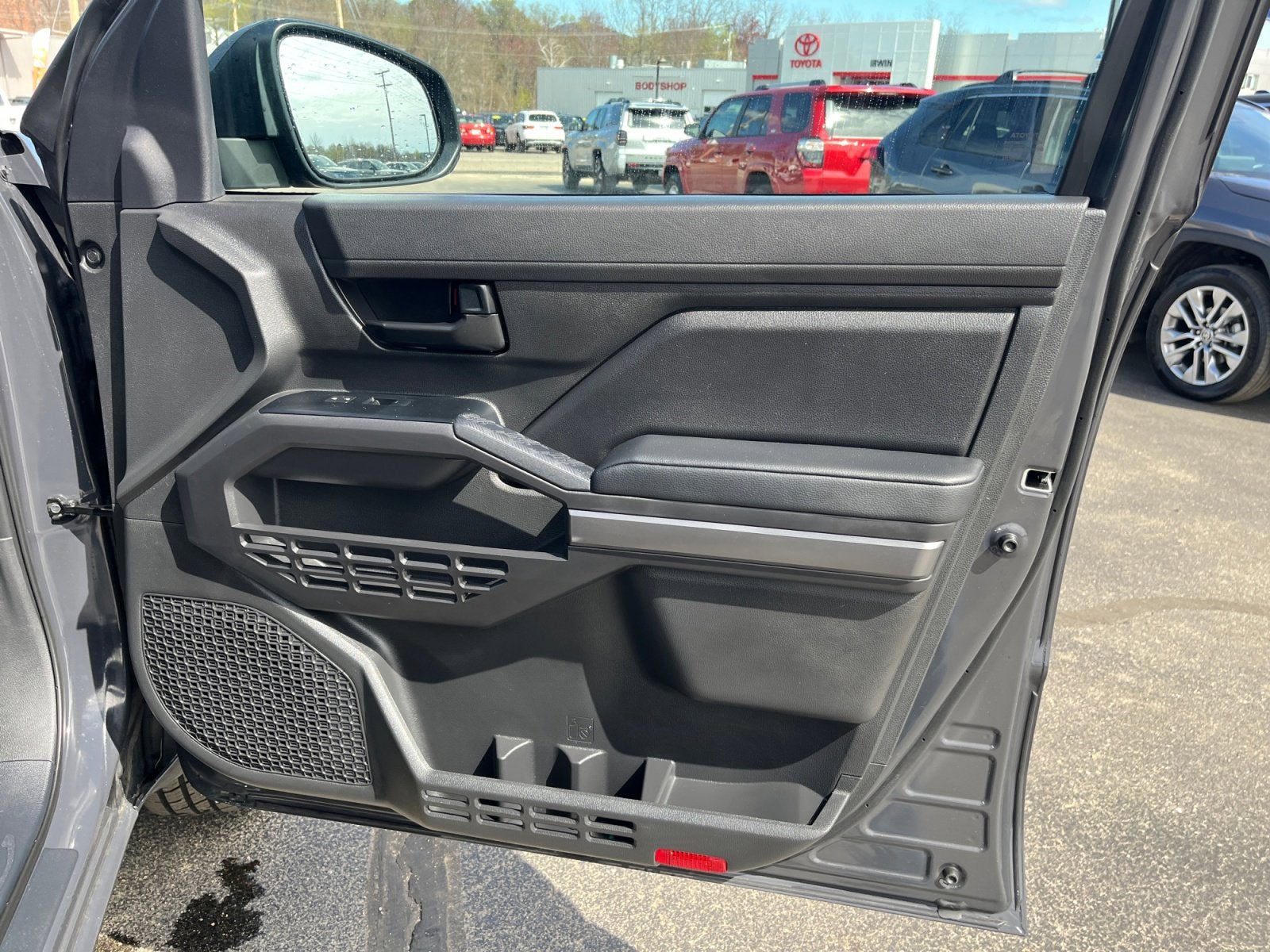 2025 Toyota Tacoma 4WD SR5