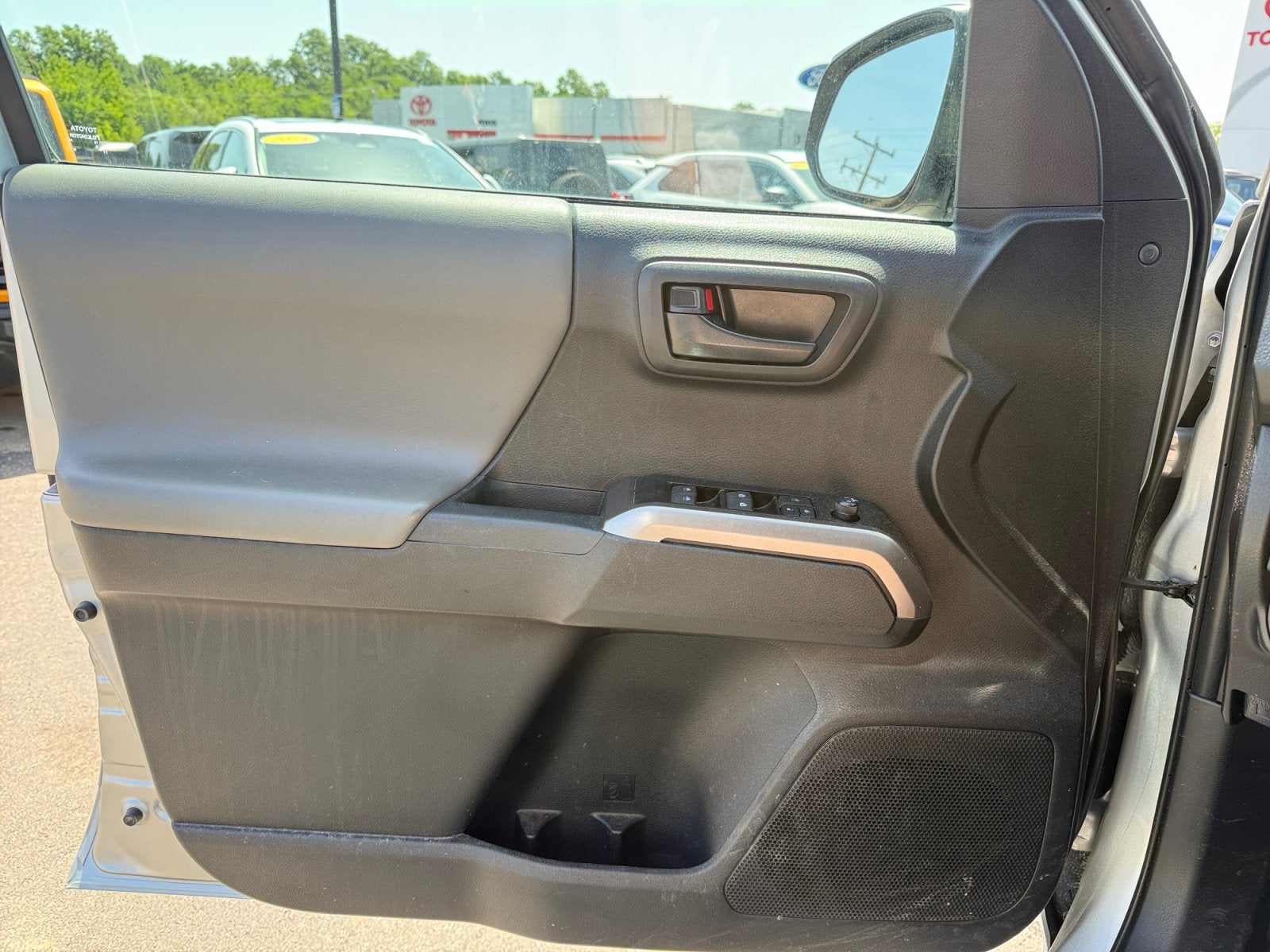 2023 Toyota Tacoma 4WD SR5