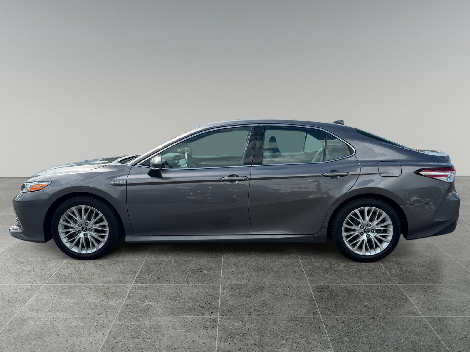 2019 Toyota Camry Hybrid XLE