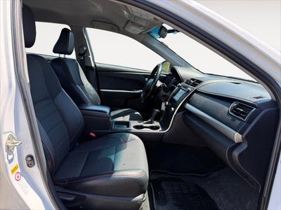 2016 Toyota Camry SE
