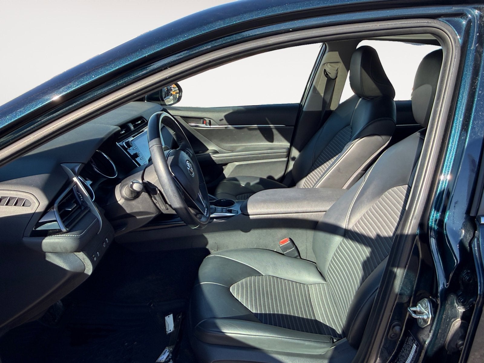 2020 Toyota Camry Hybrid SE