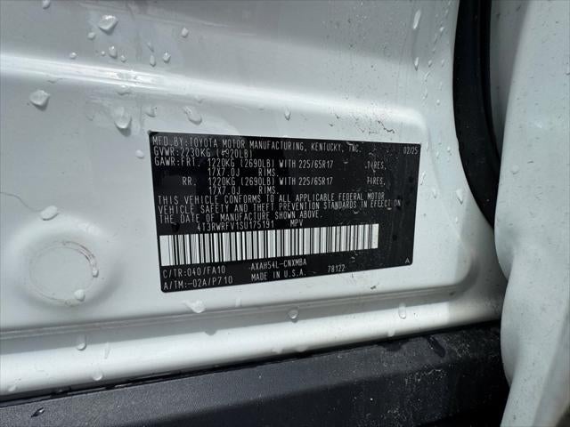 2025 Toyota RAV4 Hybrid XLE