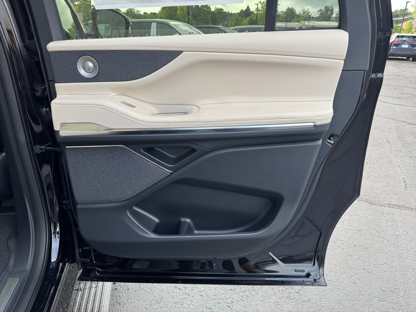2027 Lincoln Navigator L Reserve