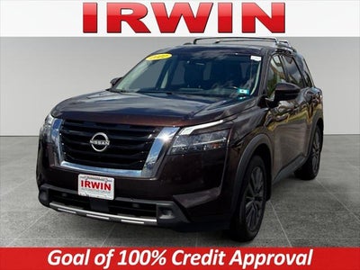 2022 Nissan Pathfinder SL
