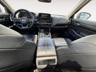 2022 Nissan Pathfinder SL
